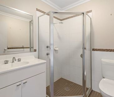 Four Bedroom Family Home! - Photo 6