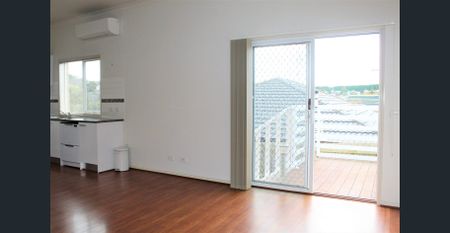 MODERN TOWNHOUSE PACKED WITH FEATURES! - Photo 3