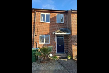 Room in a Shared House, Dempsey Close, SO19 - Photo 2
