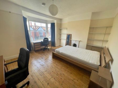 4 bedroom terraced house to rent - Photo 2