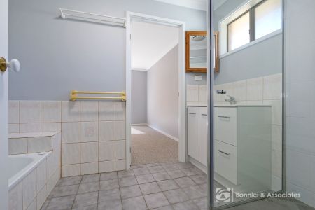 24 Rosemont Court, Wodonga - Photo 5