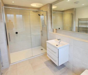 4 bedroom semi-detached house to rent - Photo 3