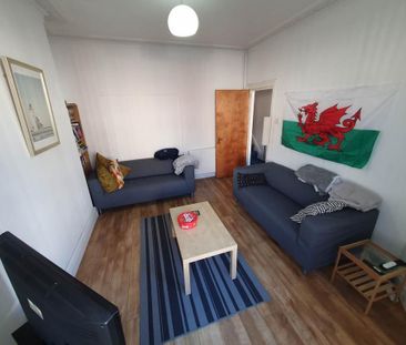 4 bedroom terraced house to rent - Photo 1