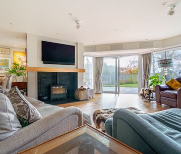 4 bedroom detached house to rent - Photo 2