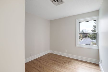 For Lease - 920 Dynes Road Unit# 44, Mooneys Bay - Carleton Heights and Area, Ontario - Photo 2