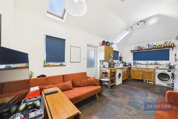 5 bedroom house to rent - Photo 1