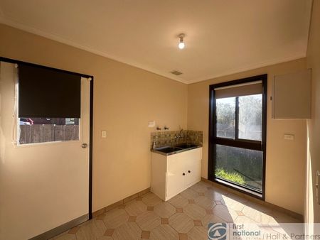 2 / 1 Easterleigh Court, Dandenong - Photo 3