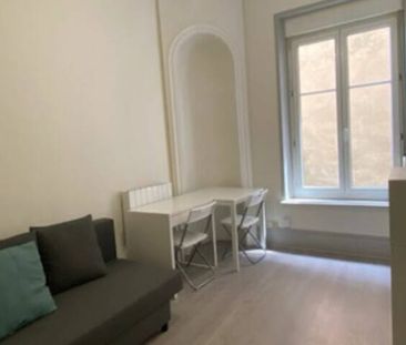 F1 meublé et rénové - proche ARTEM - Photo 2