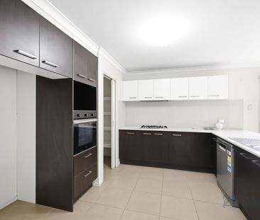 FAMILY HOME WITH SIDE ACCESS & REFRIDGERATED COOLING - Photo 6