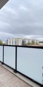 T3 AVEC BALCON + PARKING - Photo 3