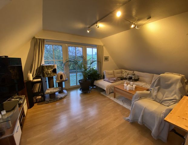 Gepflegte 2-Zimmer Dachgeschosswohnung in Aachen-Eilendorf! - Photo 1