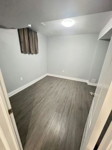 For Lease - 86 Queen Mary Drive, Brampton, Ontario - Photo 5