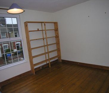 2 bedroom terraced house to rent - Photo 4