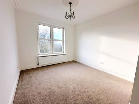 A 3 Bedroom Apartment Instruction to Let in Bexhill-on-Sea - Photo 2