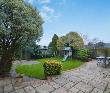 Boltons Lane, Pyrford, Woking, Surrey, GU22 - Photo 2