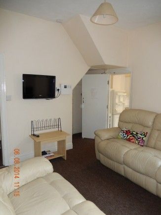 4 Bed Terrace house, Ventnor Street - Photo 2