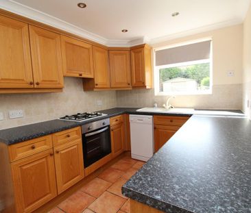2 bedroom end of terrace house to rent - Photo 2