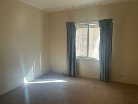 Four Bedroom House - Photo 4