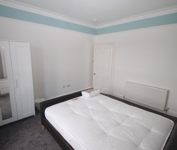 2 Bedroom | Flat 2, 46 Alexandra Road, PL4 7JT - Photo 2