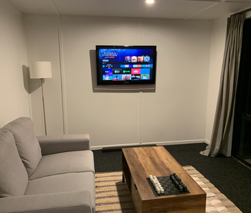 Charming 3-bedroom house with seperate rumpus room or work from hom... - Photo 1