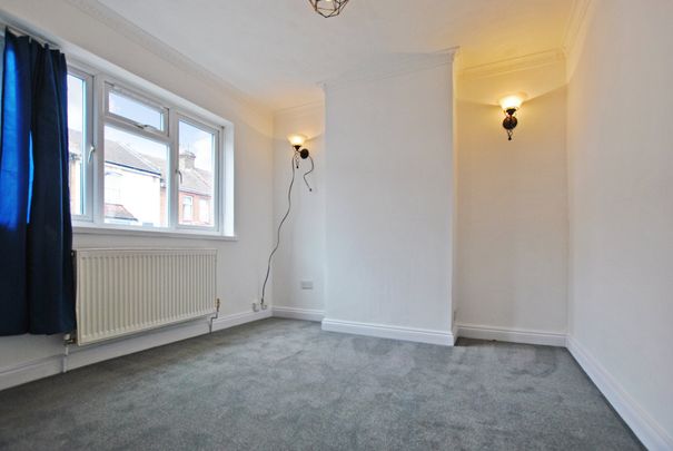 Shakespeare Road, Gillingham, London - Photo 1