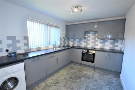 3 Bedroom End Terrace To Let - Photo 3