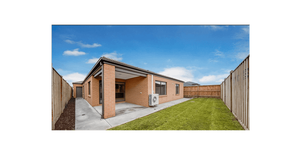 Stylish living in the heart of Officer! - Photo 1