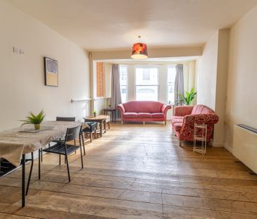 6 Bed Student Accommodation - Photo 5