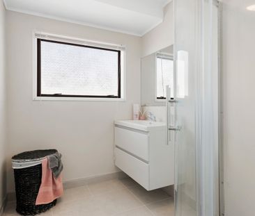 Totara Vale, 3bedroom - Photo 5