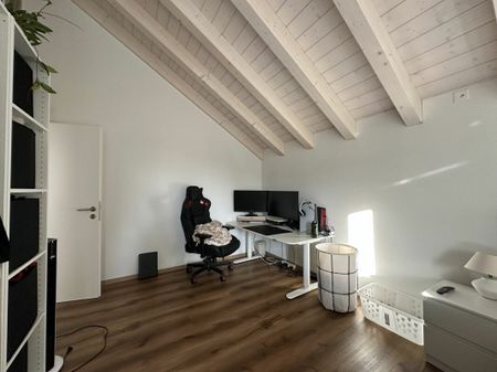 New, modern single-family home in a preferred residential area - Photo 5