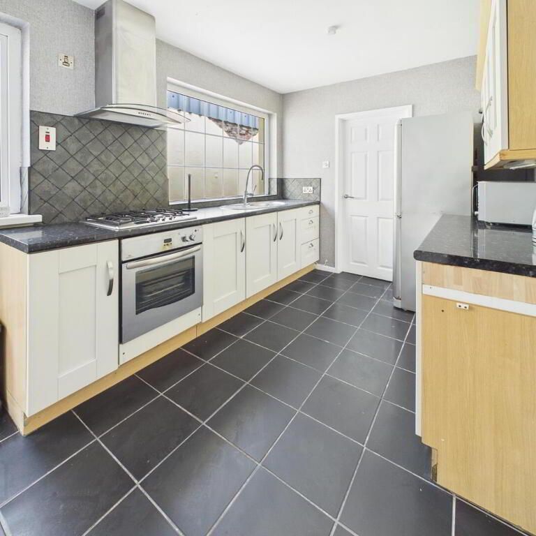 84 Church Street, Portadown, BT62 3EU - Photo 1