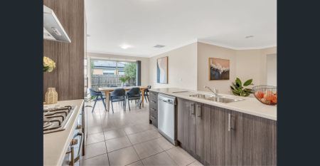 Light, Space, and Style in Perfect Harmony - Photo 4