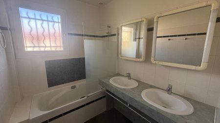 Location Maison 6 pièces 122m² CHAMALIERES 63400 - Photo 4