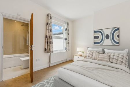 5 bedroom end of terrace house to rent - Photo 4