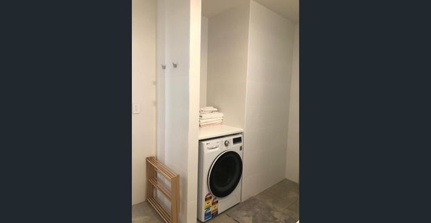 Spacious one-bedroom apartment with stunning view and luxury furnishes - Photo 1