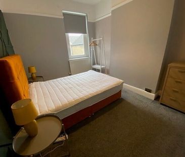 Donald Street - Photo 3