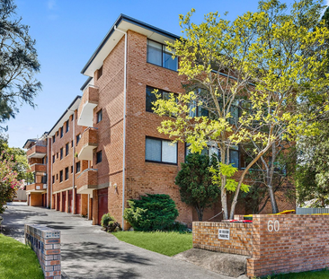 Light-Filled 2 Bedroom Apartment in Great Location - Photo 5