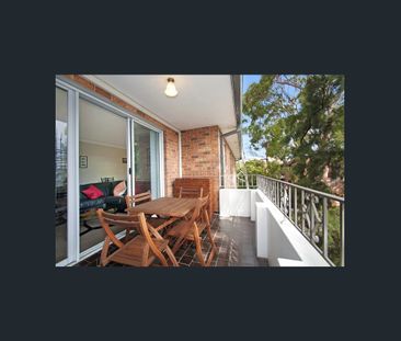 Spacious apartment in super convenient location - Photo 2