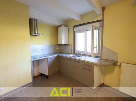 PRISSE PETITE MAISON DE VILLAGE AVEC COUR FERMEE - Photo 4