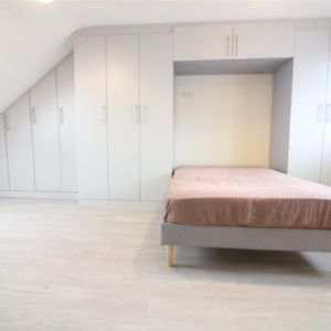 Park Road, Hounslow - Photo 2