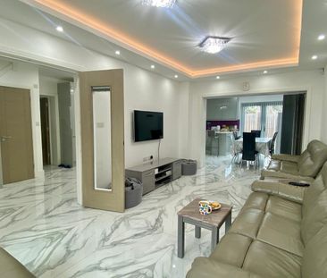 5 Bed Semi-Detached House, Fairmead Road, CR0 - Photo 3