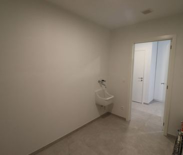 BEN-woning met 3 slaapkamers, terras met tuin, tuinberging en autos... - Photo 1