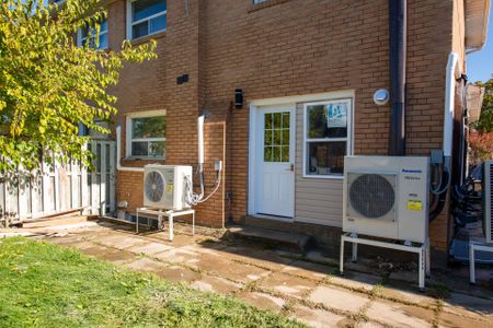 For Lease - 59 Bowhill Crescent Unit# 4, Toronto, Ontario - Photo 2