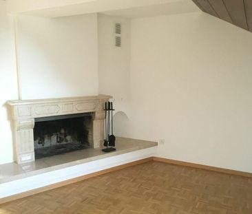 Gemütliche 3.5-Zimmer-Dachgeschosswohnung nahe Stadtzentrum - Photo 1