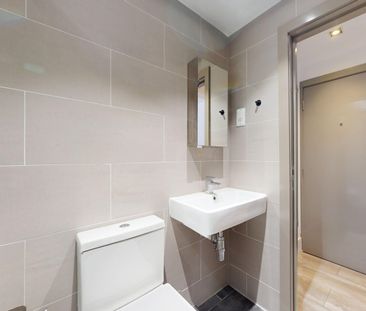 Studio Flat, Kilburn High Road, NW6 - Photo 2