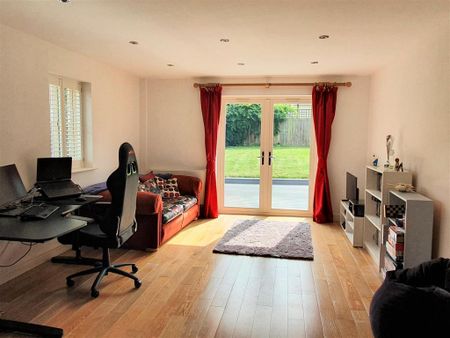 4 bedroom detached house to rent - Photo 5