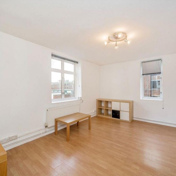 2 bedroom flat to rent - Photo 1