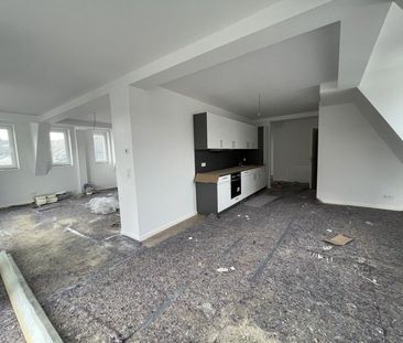 Großzügige Dachgeschoss-Wohnung mit Ausblick im Kranoldkiez - Photo 1