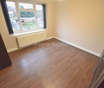 Erleigh Court Gardens, Reading, RG6 - Photo 5