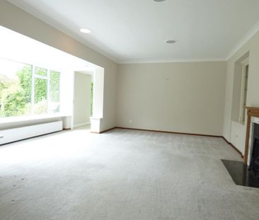 4 bedroom detached bungalow to rent - Photo 2